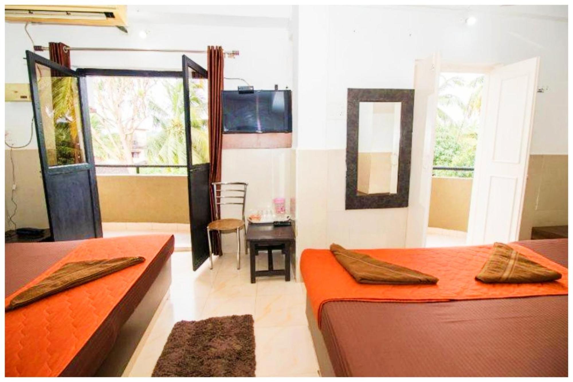 Hotel Premium Travellers # Inn Near Temple - Fully Air Conditioning Hotel - Hygiene And Spacious Room - A Top Rated Luxuary Hotel Merces Dış mekan fotoğraf