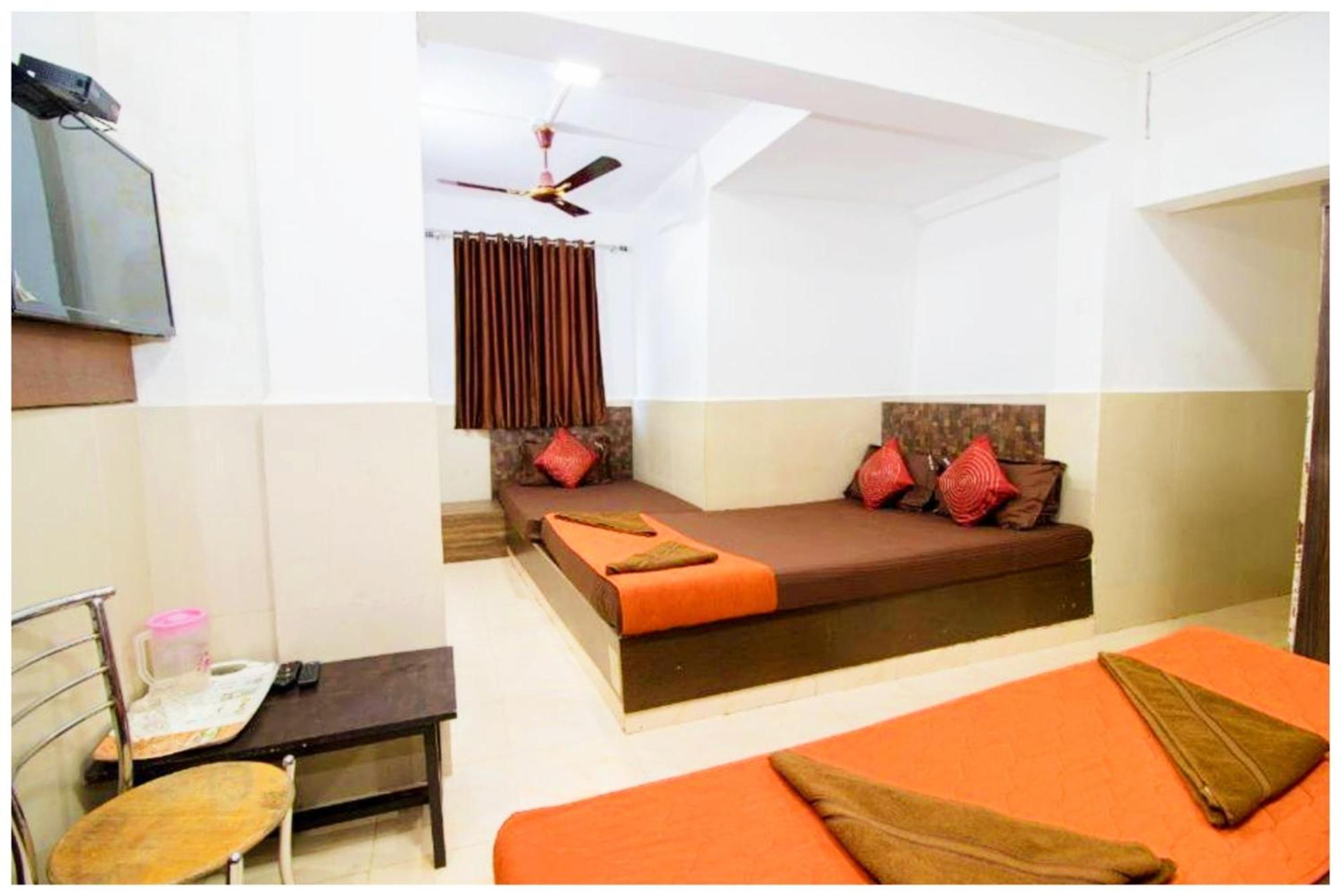 Hotel Premium Travellers # Inn Near Temple - Fully Air Conditioning Hotel - Hygiene And Spacious Room - A Top Rated Luxuary Hotel Merces Dış mekan fotoğraf