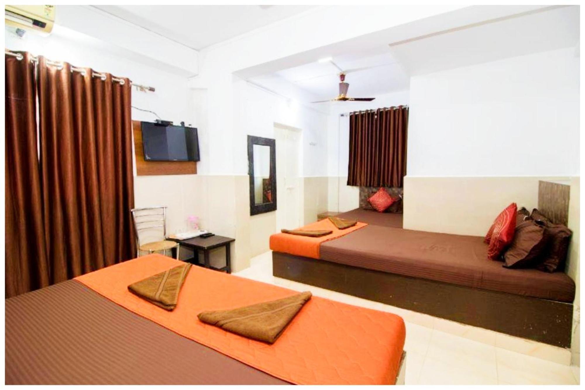 Hotel Premium Travellers # Inn Near Temple - Fully Air Conditioning Hotel - Hygiene And Spacious Room - A Top Rated Luxuary Hotel Merces Dış mekan fotoğraf